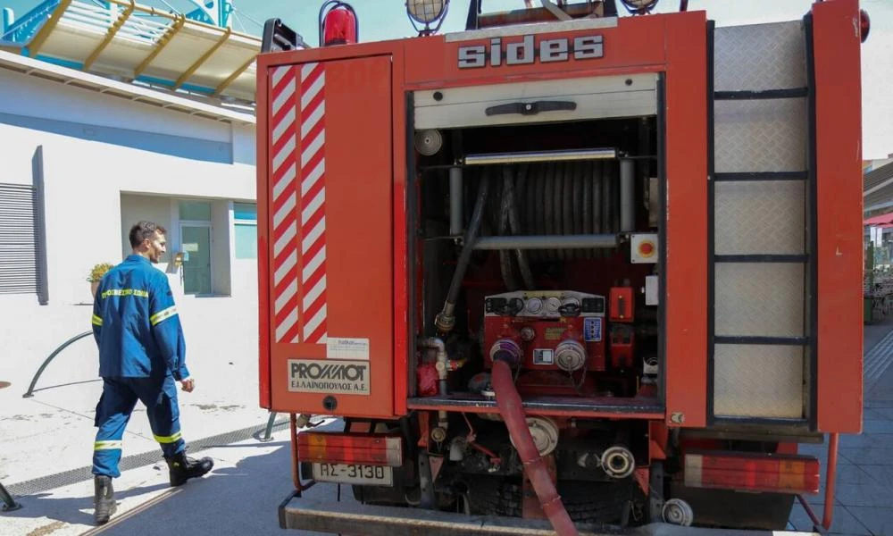 Φωτιά σε εξέλιξη στα Μέγαρα Αττικής